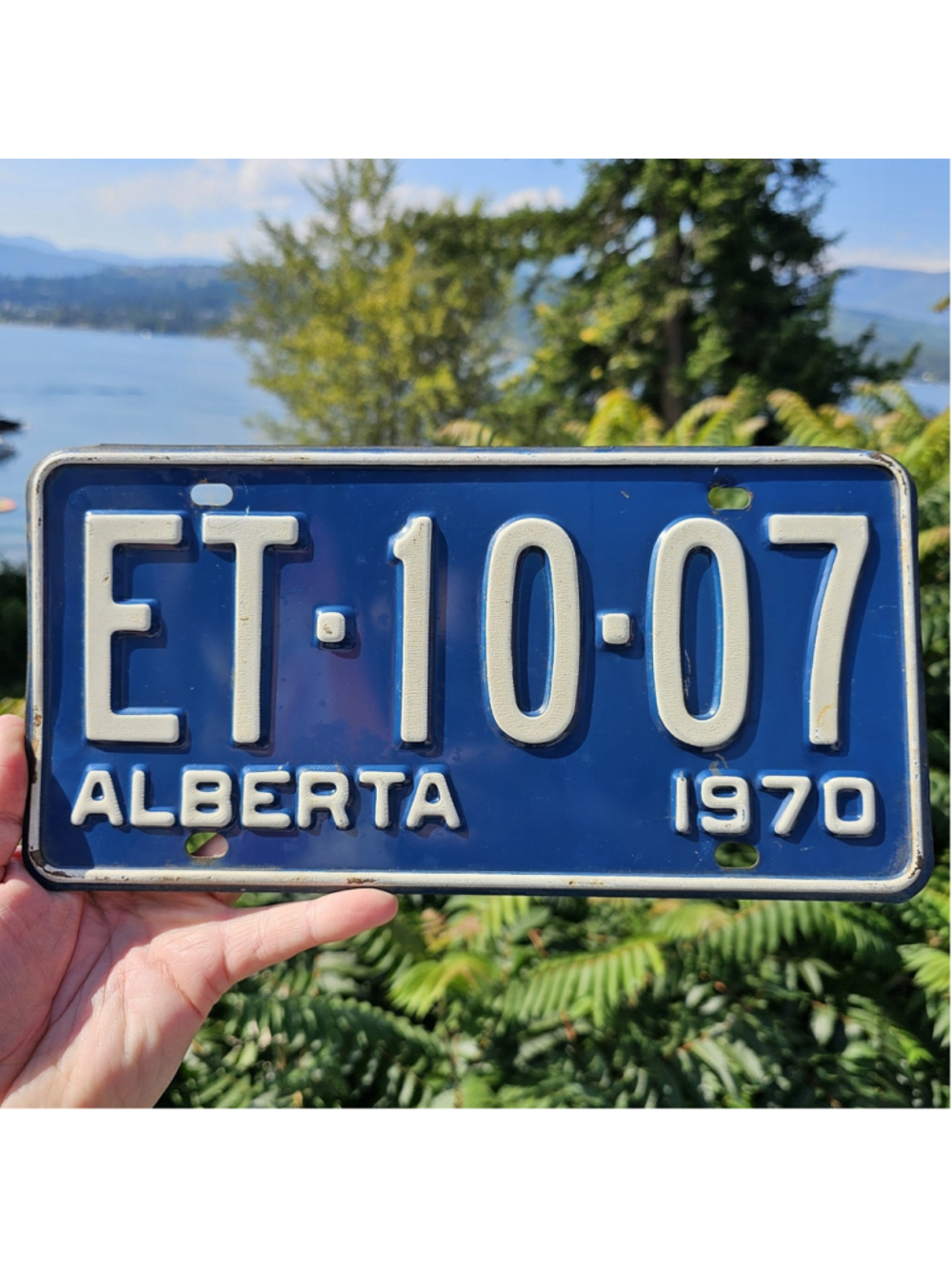 1970 Alberta License Plate ET-10-07 Vintage Blue White Canada Collector